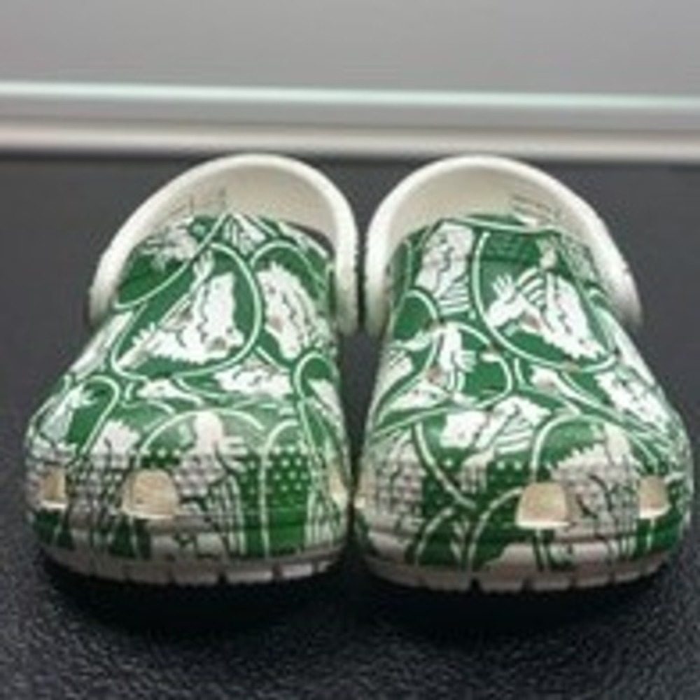 Crocs Classic Clog Kids Green White Graphic Print Slip On Shoes Size C5